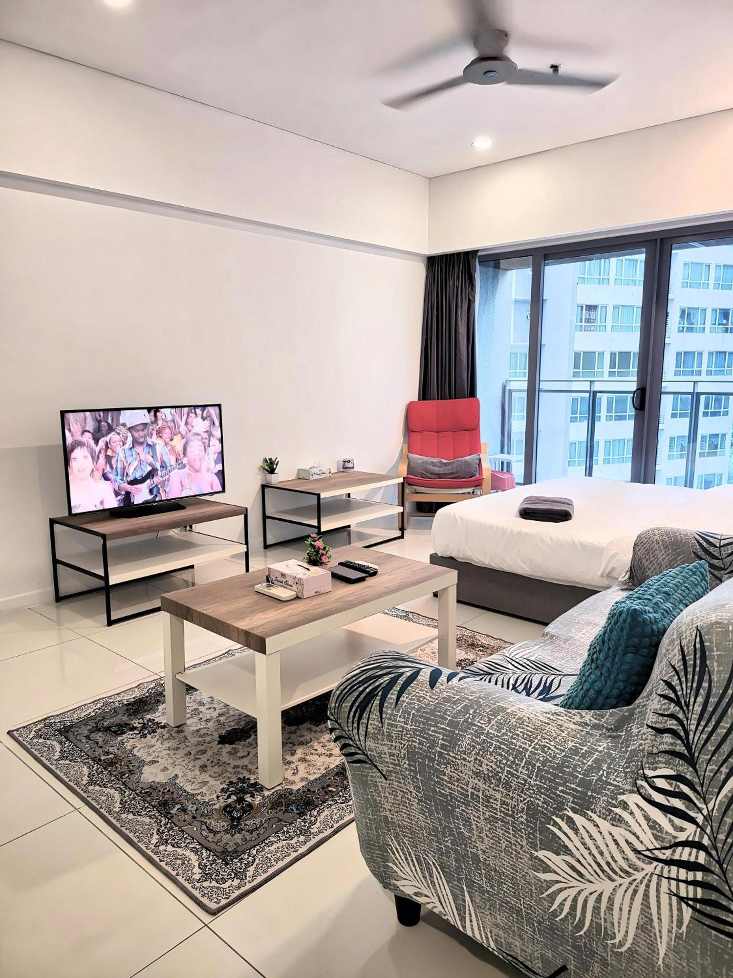 Apartment Summer Klcc By Regal Homes
